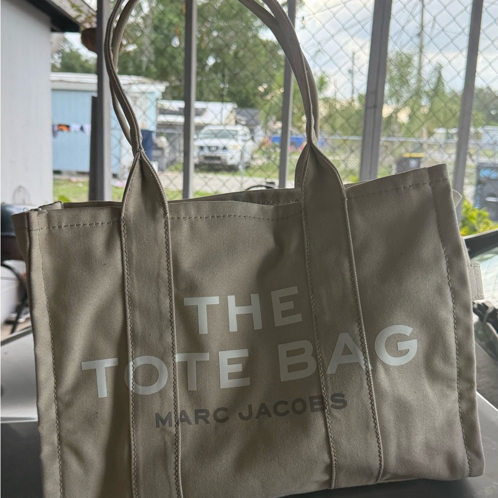 Marc Jacobs Tan Canvas Tote Bag with Classic Design